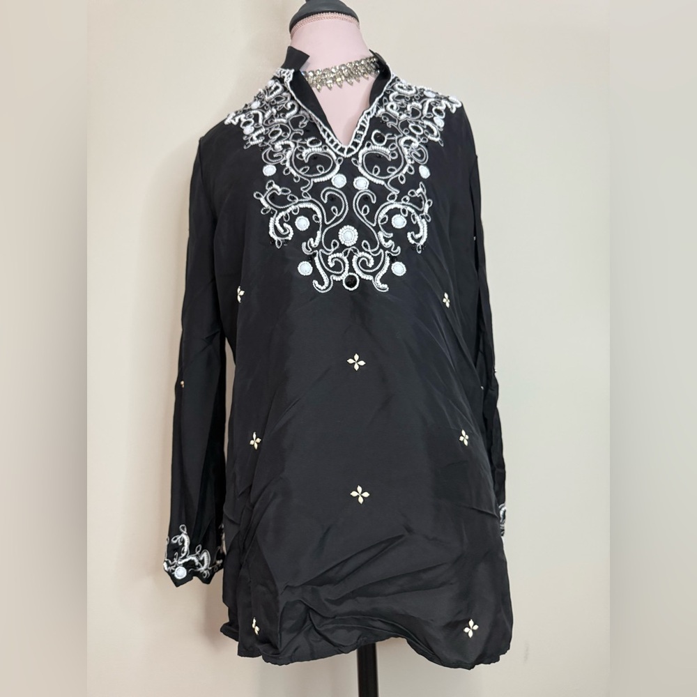 Lafayette 148 100% silk Elegant Black Embroidered Women's Top size 12